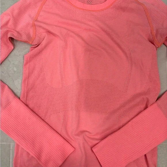 Lululemon Swiftly Tech Long Sleeve Hip Length T-shirt in Heathered Flare Size 6 - Picture 4 of 11